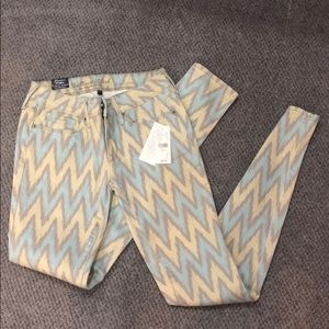 NEW W TAGS pattern skinny jeans